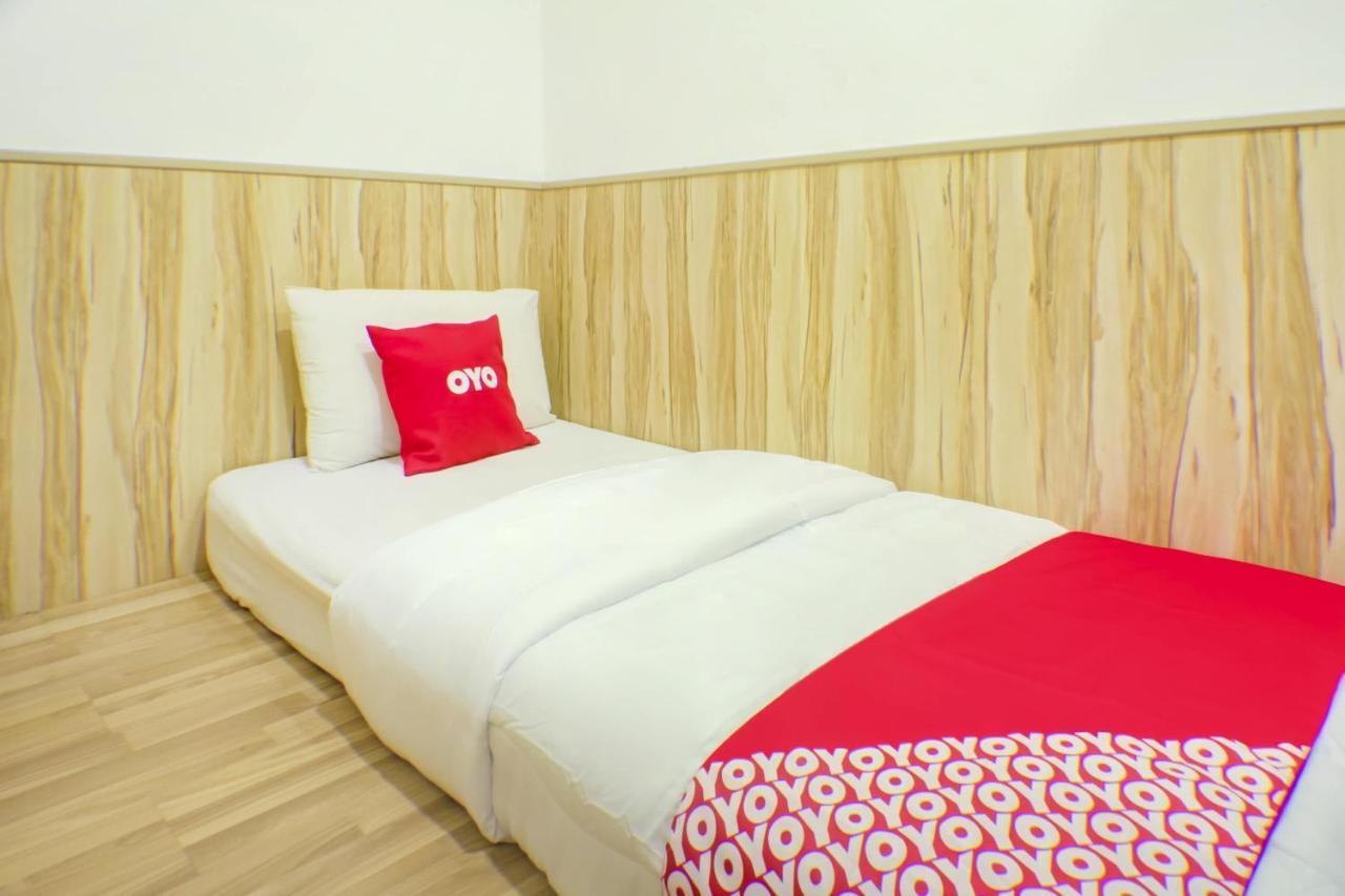 Oyo 90028 Ragula Hotel Johor Bahru Esterno foto