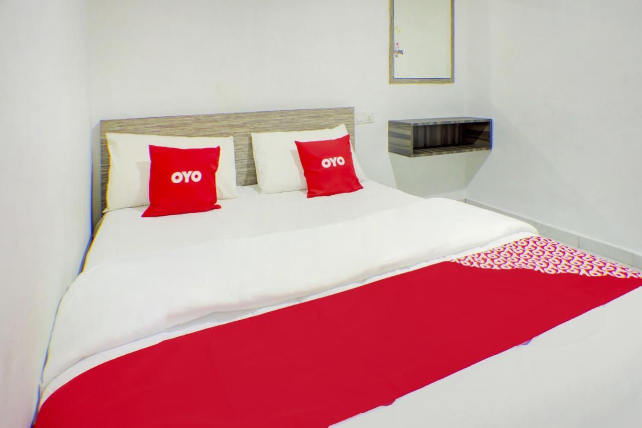 Oyo 90028 Ragula Hotel Johor Bahru Esterno foto