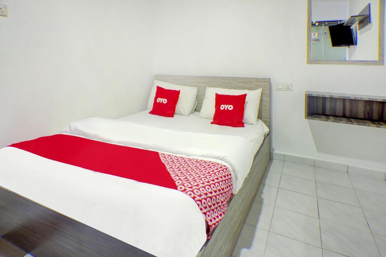 Oyo 90028 Ragula Hotel Johor Bahru Esterno foto